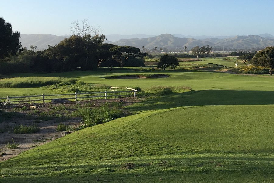Olivas Links Golf Course: Hole #17 Tee