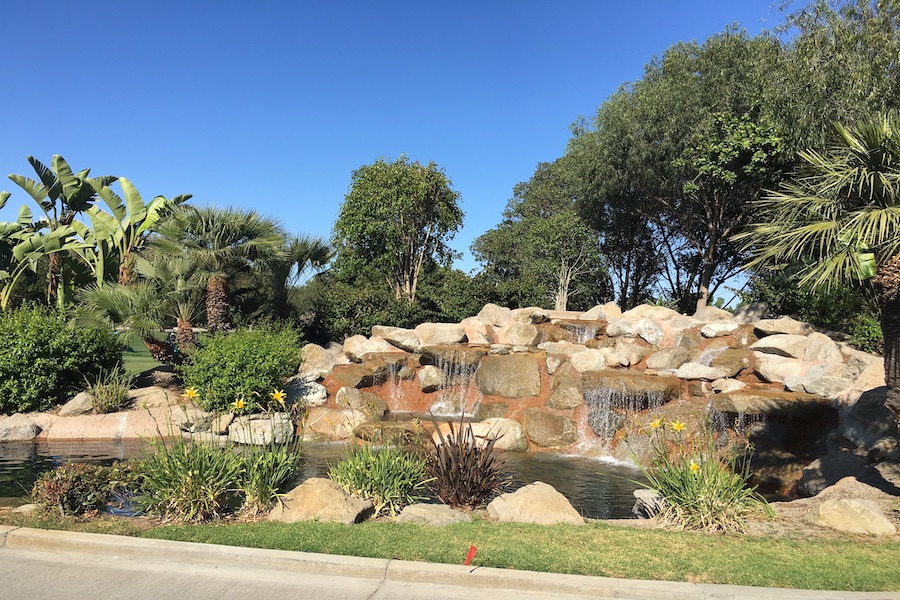 Skylinks at Long Beach fountain
